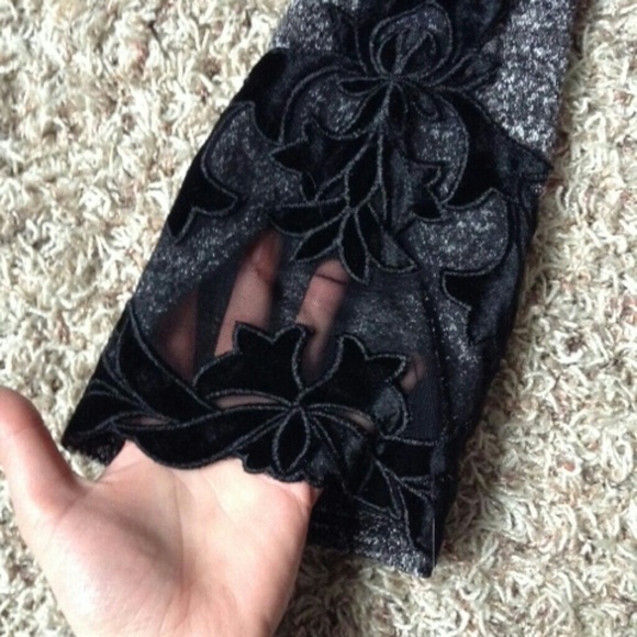 Maurice's Sweater - Picture 3 of 5